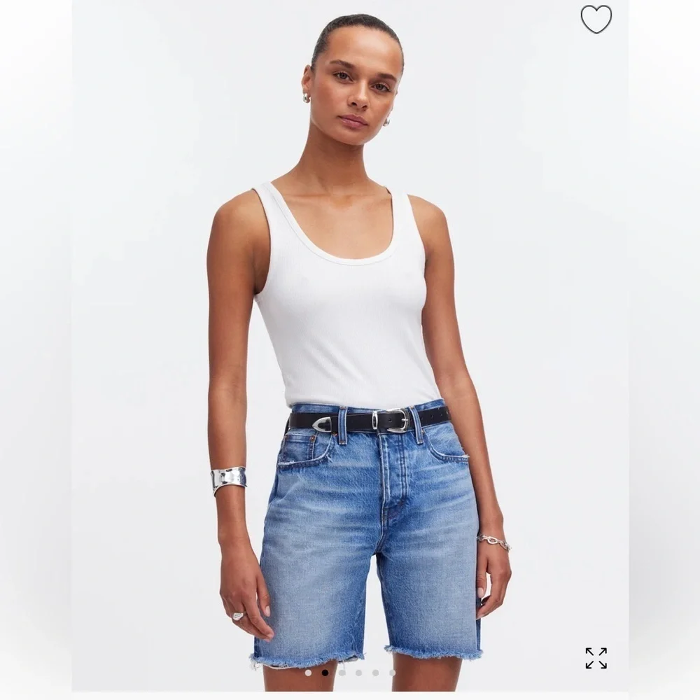 NWT Madewell Long Denim Shorts in Pedersen Wash 26 missing interior button
